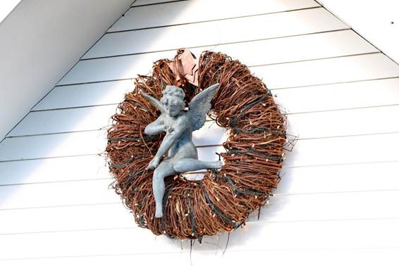 鳥, チョコレート, テーブル, フルーツ が含まれている画像

AI 生成コンテンツは誤りを含む可能性があります。