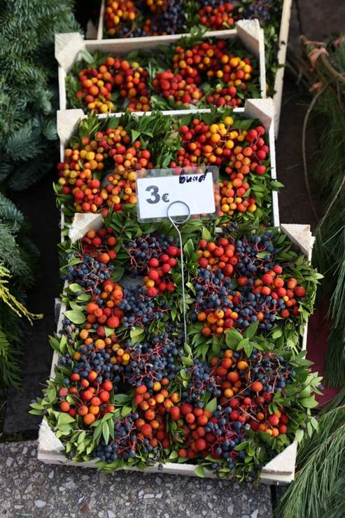 台の上にある数種類の野菜
AI 生成コンテンツは誤りを含む可能性があります。