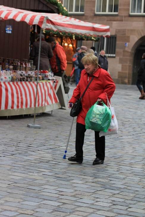 建物, 座る, 小さい, テーブル が含まれている画像
AI 生成コンテンツは誤りを含む可能性があります。