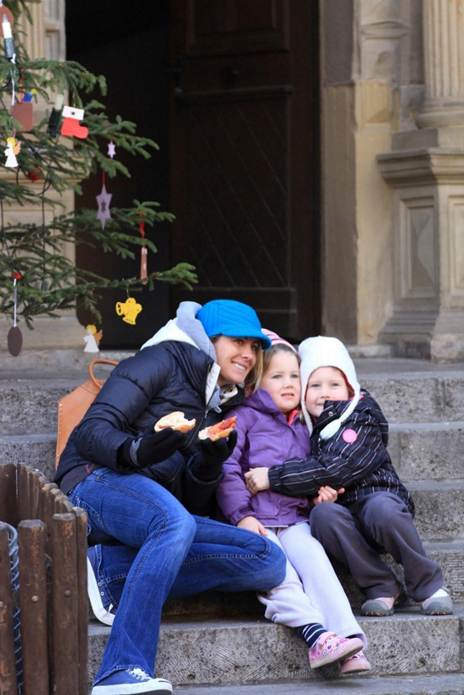 人, 建物, 若い, やってる が含まれている画像
AI 生成コンテンツは誤りを含む可能性があります。