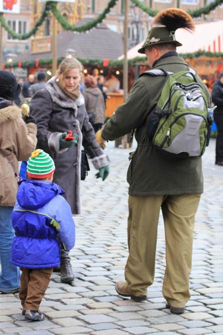 空気, 男, 服, 部屋 が含まれている画像
AI 生成コンテンツは誤りを含む可能性があります。