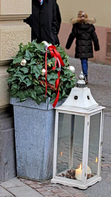 屋外, 建物, 像, 女性 が含まれている画像
AI 生成コンテンツは誤りを含む可能性があります。