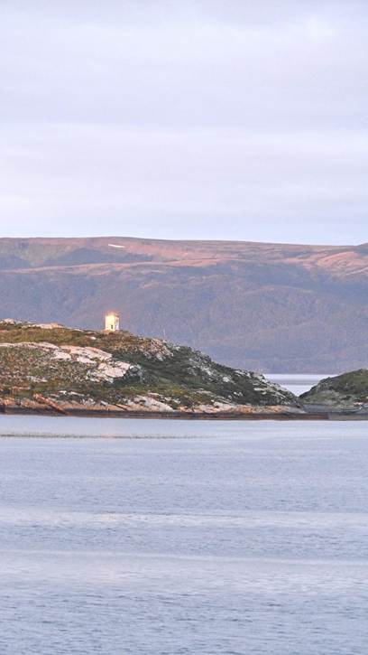 海と山の景色
AI 生成コンテンツは誤りを含む可能性があります。